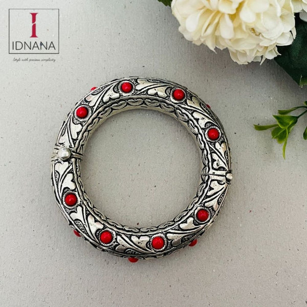 SILVER CORAL STUDDED FLORAL BANGLE SIZE 2.5  OPENABLE