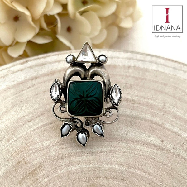 CARVED DARK GREEN CHALCEDONY KUNDAN PEARL FINGER RING