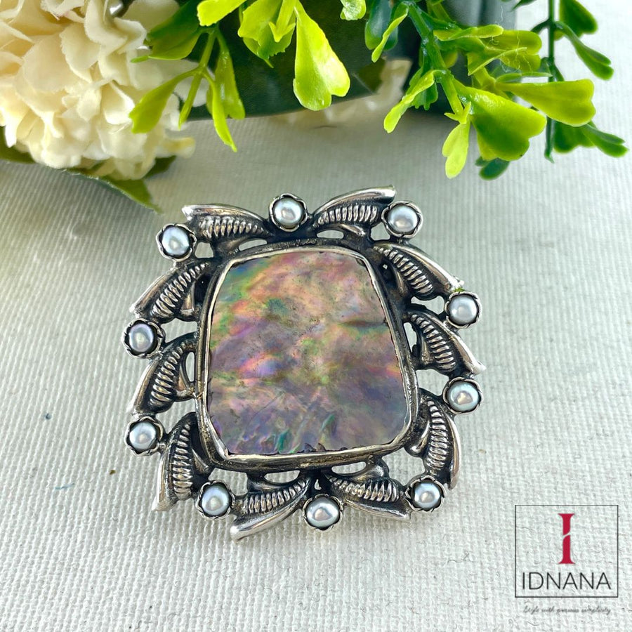 MOTHER OF PEARL AND PEARL ADJUSTABLE FINGER RING