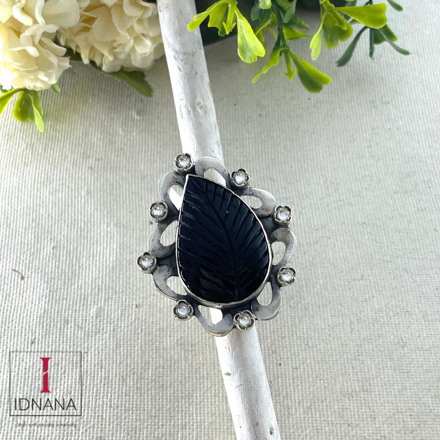 CARVED BLACK ONYX KUNDAN ADJUSTABLE FINGER RING