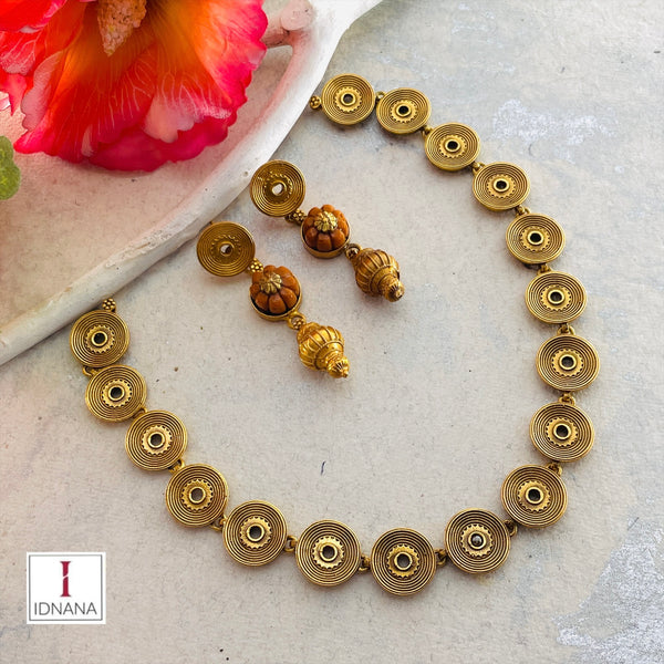 GOLD PLATED ROUND MOTIF COLLAR NECKLACE WITH CARVED AFRICAN CORAL PUMPKIN EARRINGS