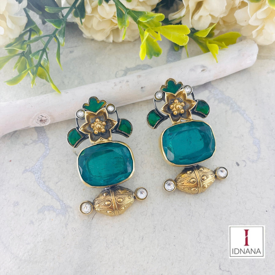 DUAL TONE GREEN QUARTZ GRREN WHITE KUNDAN FLORAL STUDS