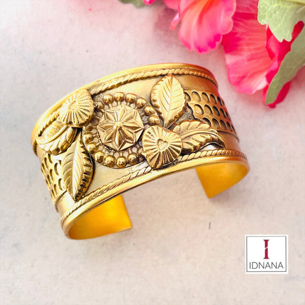 FLORAL DESIGN GOLD PLATED STATEMENT HANDCUFF